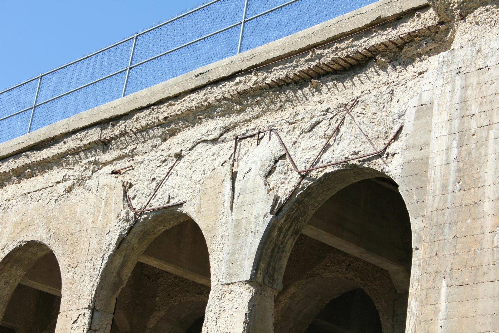 Spalling at center span